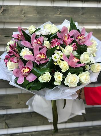 Букет цветов из: Розы и Хризантемы в Борисоглебском