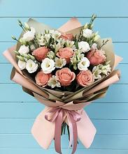 Букет цветов из:  Розы, Альстромерии и Лизиантусы в Борисоглебском