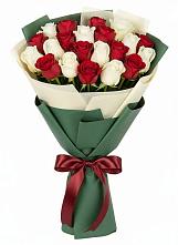 Букет Микс из красных и белых роз в Борисоглебском