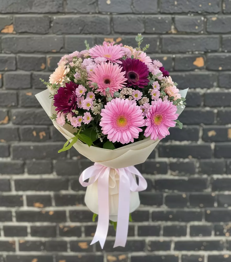 Букет цветов из: Герберы и Хризантемы в Борисоглебском