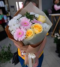 Букет цветов из:  Герберы, Розы и Хризантемы в Борисоглебском