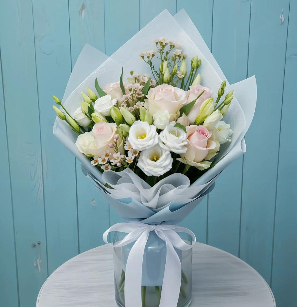 Букет цветов из: Розы и Лизиантусы в Борисоглебском