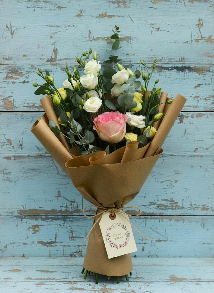 Букет цветов из: Розы и Лизиантусы в Борисоглебском