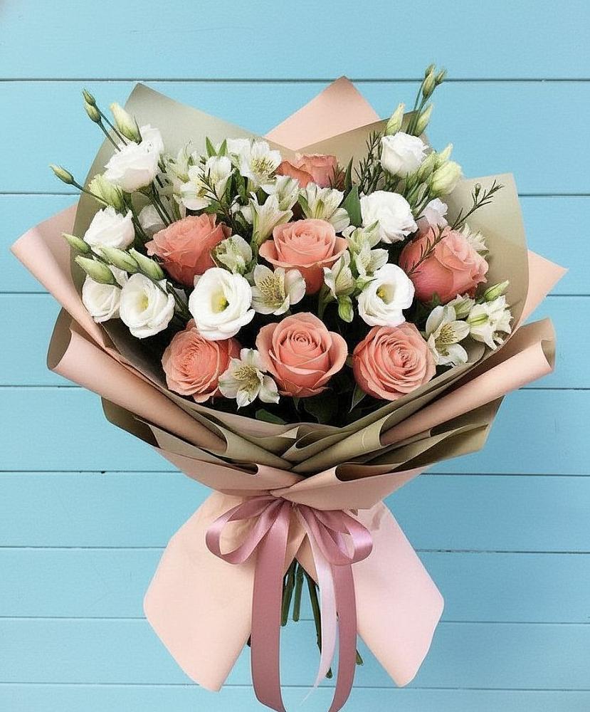 Букет цветов из: Розы, Альстромерии и Лизиантусы в Борисоглебском