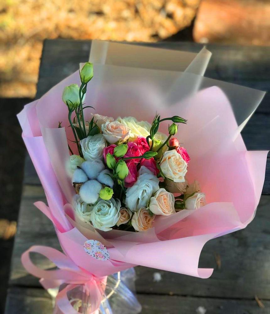 Букет цветов из: Розы и Лизиантусы в Борисоглебском