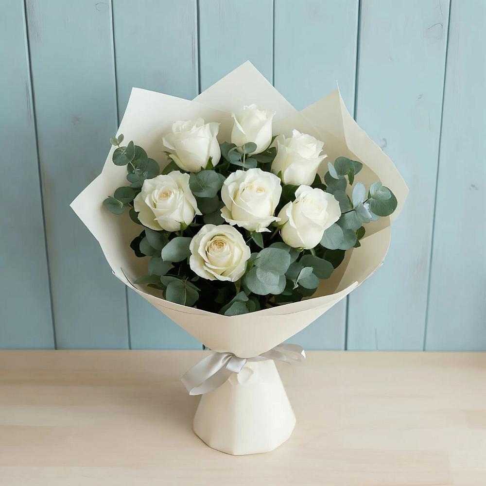 Букет Белые розы в Эвкалипте в Борисоглебском