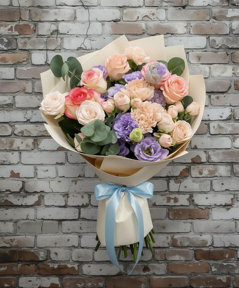 Букет цветов из: Розы, Лизиантусы и Гвоздики в Борисоглебском