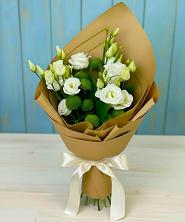 Букет цветов из:  Хризантемы и Лизиантусы в Борисоглебском