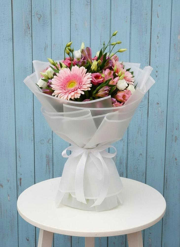 Букет цветов из: Герберы, Альстромерии и Лизиантусы в Борисоглебском