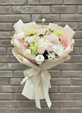 Букет цветов из:  Гвоздики, Розы, Лизиантусы и Хризантемы в Борисоглебском