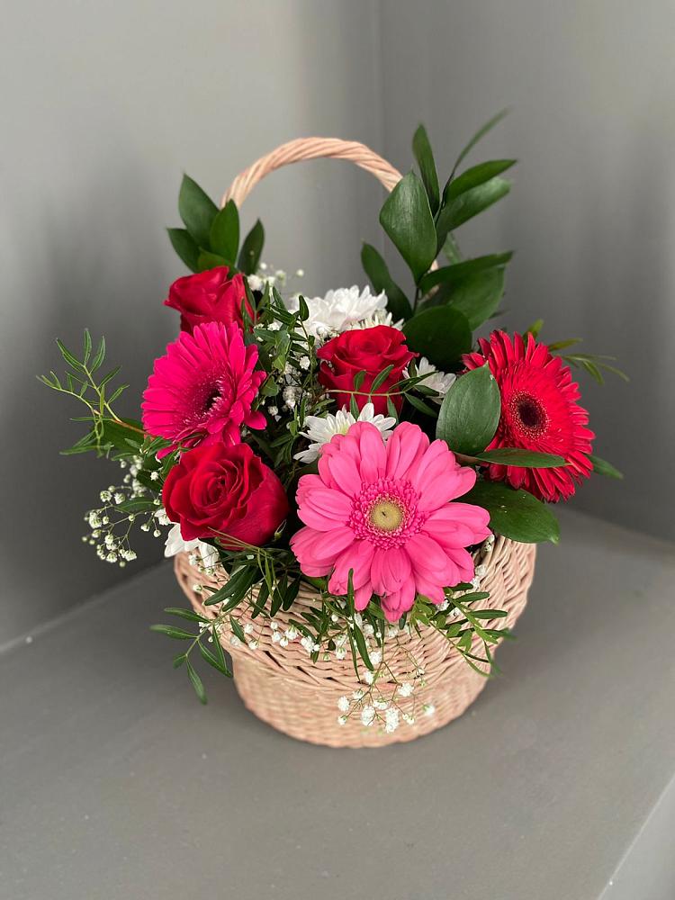 Цветочная композиция из Розы, Хризантемы и Герберы в корзине в Борисоглебском