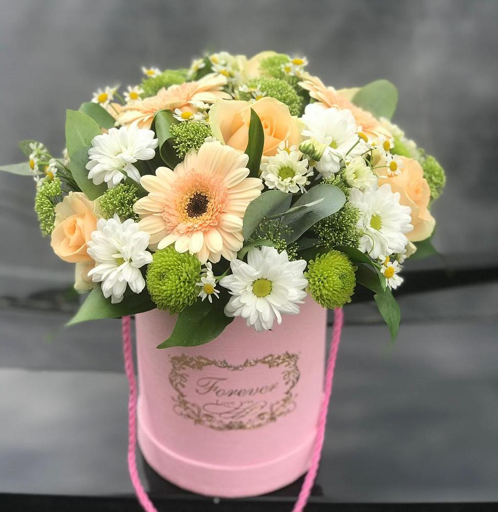 Цветочная композиция из Розы, Герберы и Хризантемы в шляпной коробке в Борисоглебском