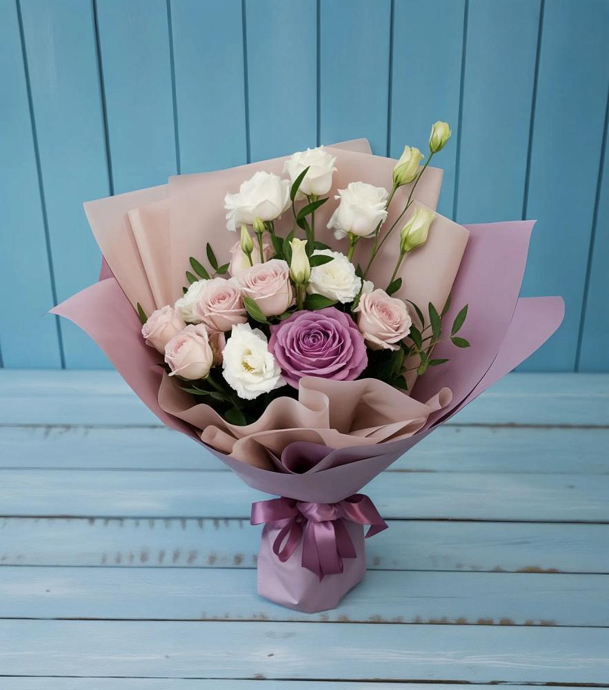 Букет цветов из: Розы и Лизиантусы в Борисоглебском